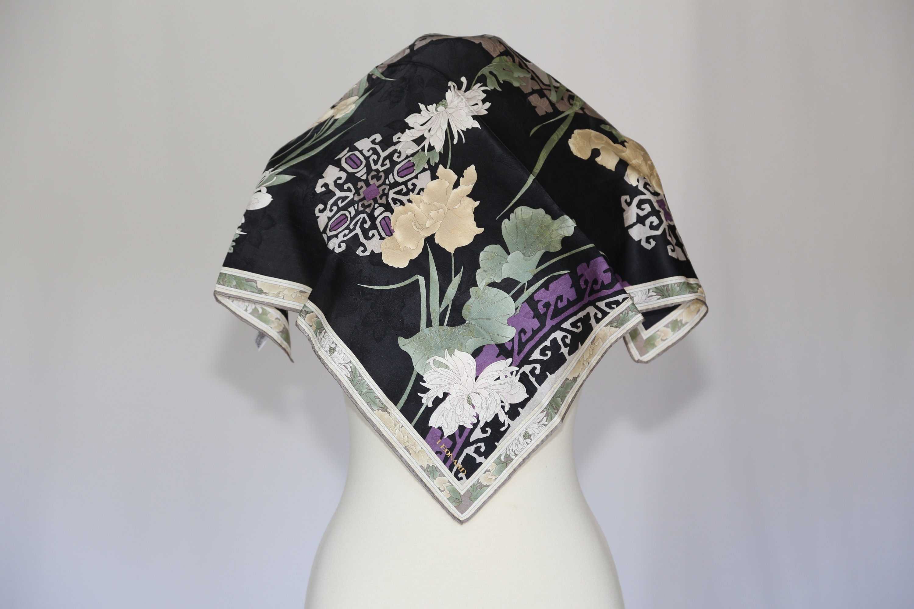 Authentic Leonard Silk Cotton Blend Small Scarf Neckerchief Vintage Floral
