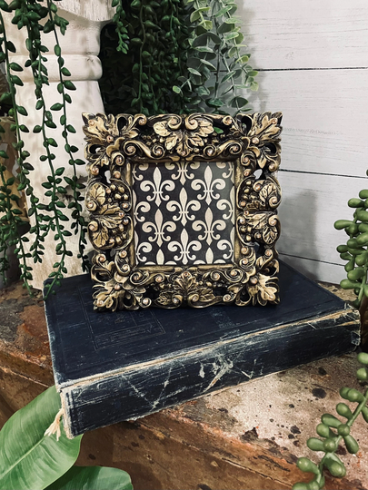 Ornate Petite Square Frame 3 X
