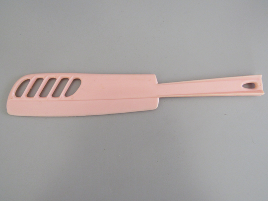 Vintage Pale Pink Plastic Icing Frosting Spatula Cake Decorator Free Shipping