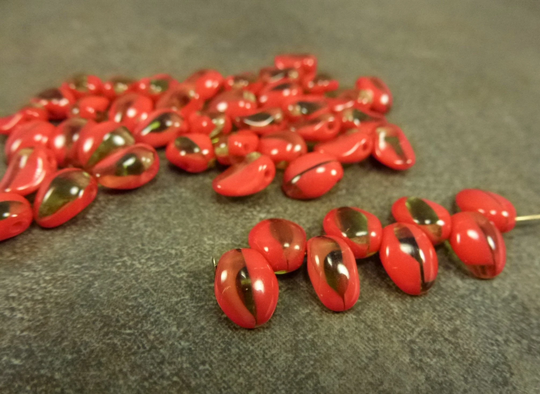 30Pc Red/Light Olive Blend Petal Beads, 6x8mm Czech Glass, Tulip Petal, Flower Curved Drop