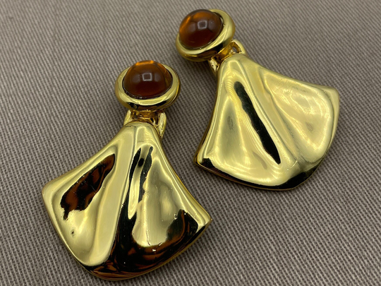 Etruscan Revival Tortoiseshell Cabochon Dangle Clip On Statement Earrings