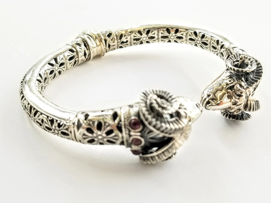 Ram Bracelet With Garnets in Sterling Silver 925