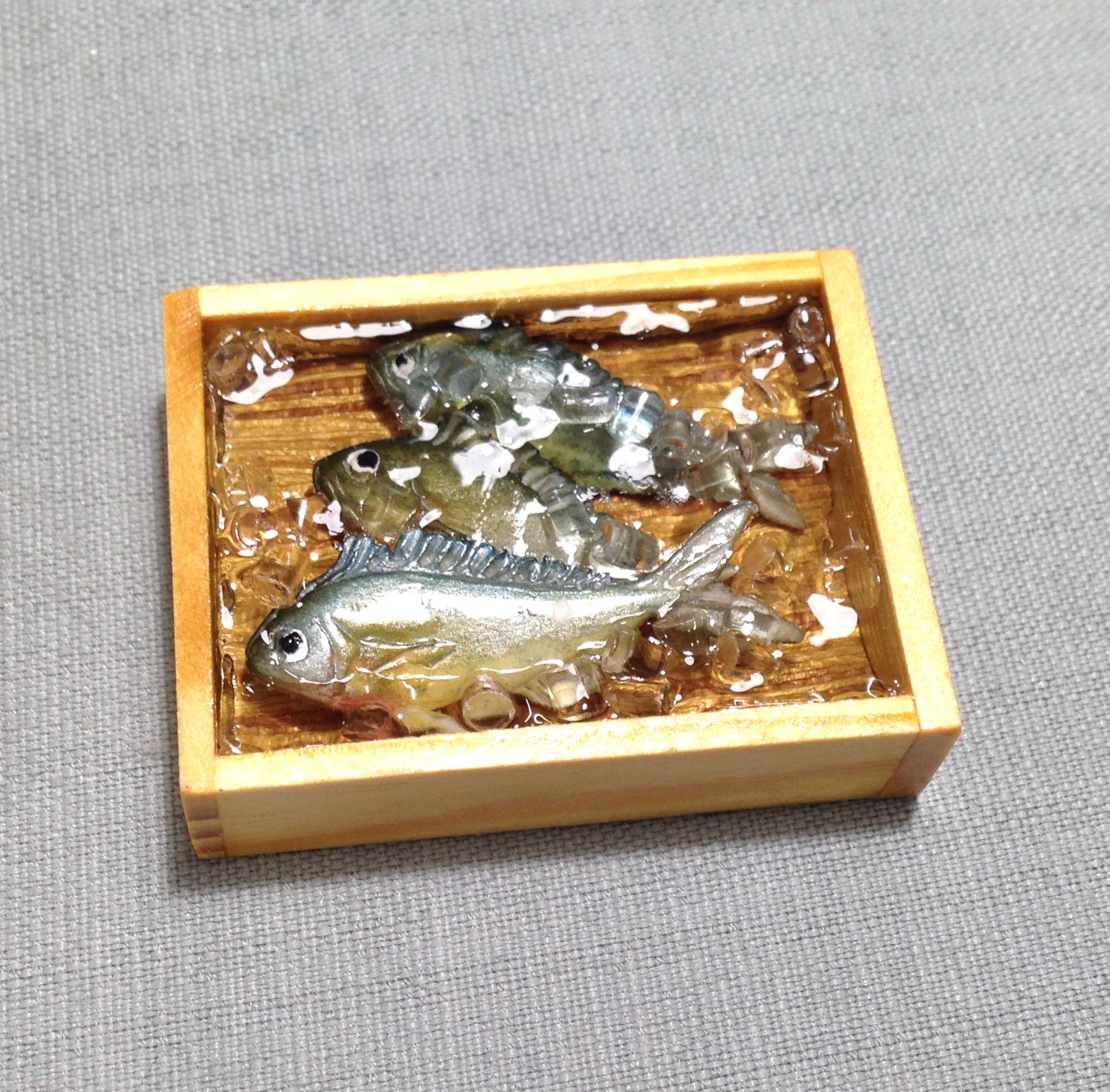 Fishes Tray Miniature Clay Polymer Food Supply Seafood Fish Cute Small Ice Cube Dish Wood Display Dollhouse Jewelry Supplies 1/12 Deco