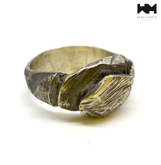 One Of A Kind Textured Silver Brutalist Rock Ring. Size 10 3/4 Usa. E293