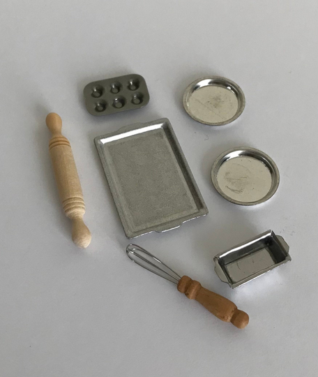 Set Of 7 Miniature Dollhouse 112 Scale Silver Baking Pan, Muffin Pie Tins, Bread Pan & Wooden Rolling Pin, Kitchen Supply