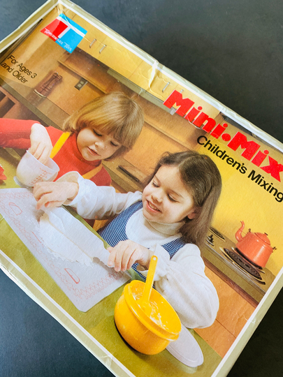 1979 Tupperware Mini Mix It Set in Original Box With Cook Book