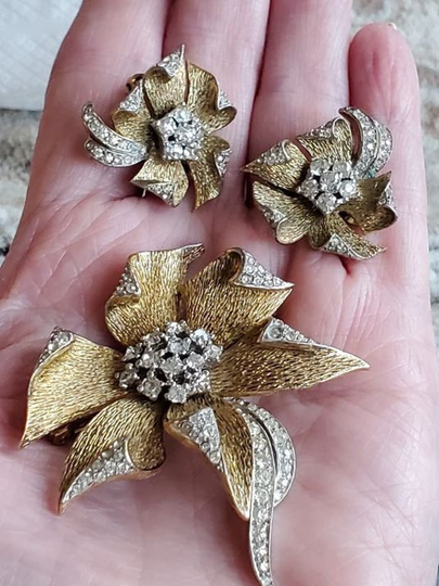 Jomaz Brooch & Earrings Flower Set, Beautiful Gold Pave, Vintage 1960's