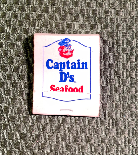 Vintage Matchbook, Captain Ds, Seafood, Restaurant, with 20 Match Sticks, Free Ship in Usa