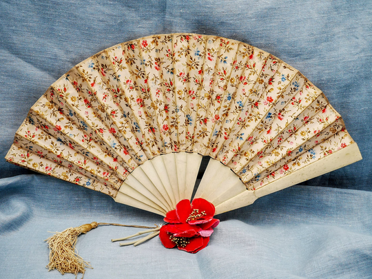Antique French Hand Fan, Folding Fan With Bone Sticks, Ivory Silk Printed Tiny Pink Roses & Flowers, Antique