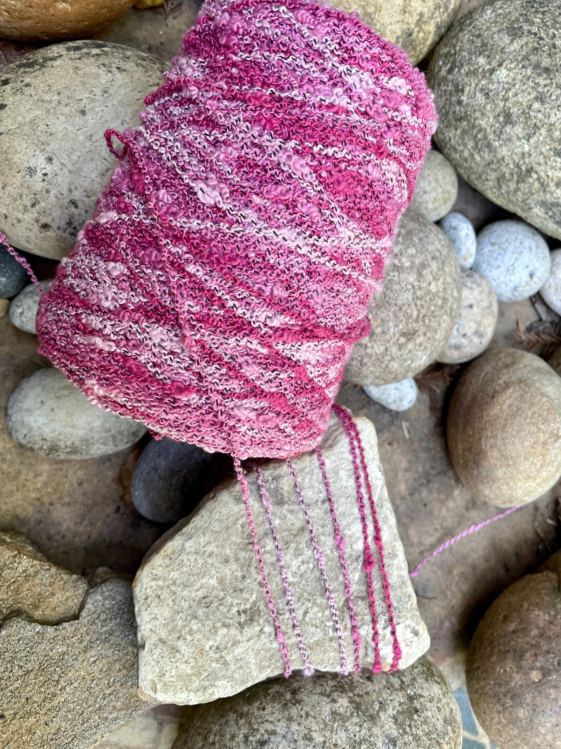 Bulky Cotton Blend Nubby Textured Yarn Strawberry Smoothie Machine Washable saorisantacru"