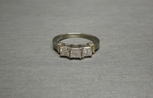 Vintage Estate 14K Two Tone Gold 1.00Tcw Square Radiant Cut Three Diamond Engagement Ring Sz 7