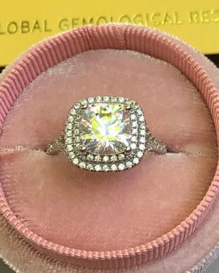 Moissanite Cushion Cut Engagement Ring D Vvs1 Halo 925/18K