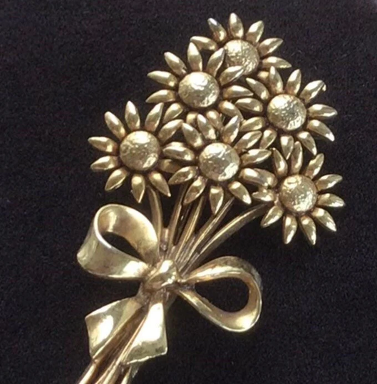 Gold Tone Floral Bouquet Brooch, Pin, Vintage | N14