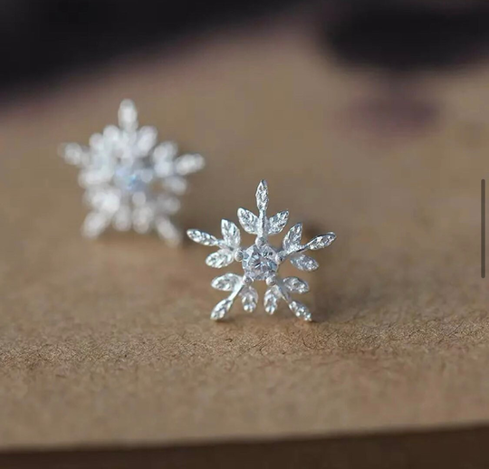 Snowflake Earrings/ Tiny Snowflake Earrings /925 Sterling Silver Rings