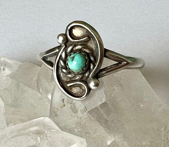 Vintage Small Turquoise Southwestern Ring, Size 5.75