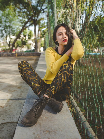 Molten Gold Dragon Scale Yoga Leggings, Golden Fantasy Gym Pants, Dragonscale Workout Leggings