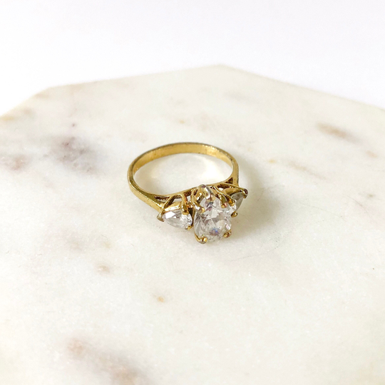 Vintage Gold Tone Ring With 3 Pear Shaped Rhinestones, Size 6