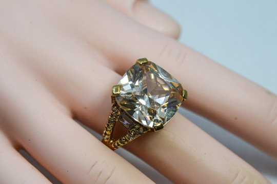 Gold Tone With Champagne Color Crystal Womens Ring, Size 8 1/4