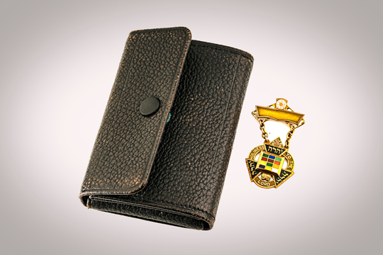 10K Enameled Masonic Jewel & Case