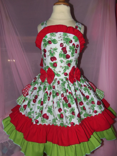 strawberry Vintage Rare Fabric Girl's Dress Size 4T