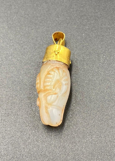 Very Unique Authentic Beautiful Bactrian White Agate Ram Head 20K Solid Gold Pendant Intaglio