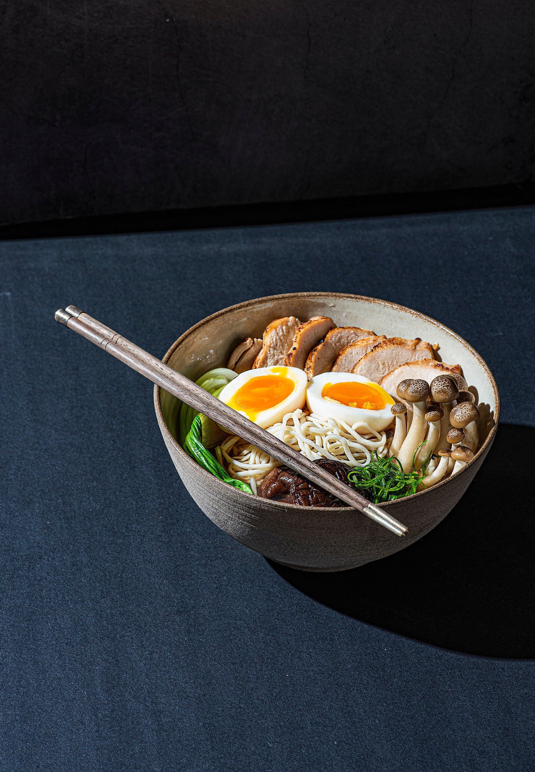 2 Large Ceramic Ramen Bowl, Dinner Deep Round Bowls Set, Noodle Soup Stonware Pottery Dinnerware