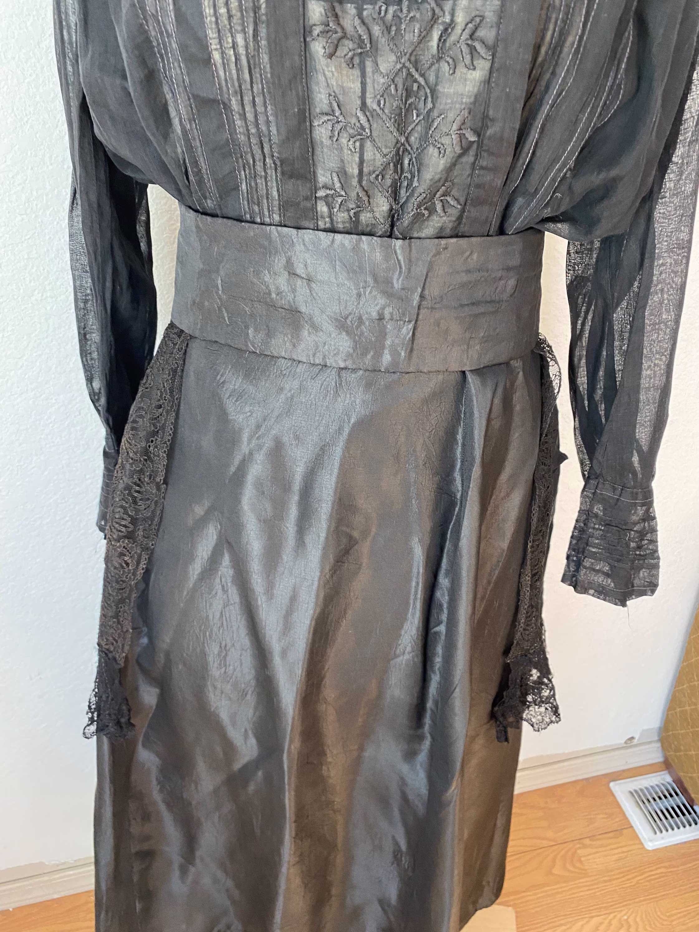 Rare Pre 1900's True Antique Victorian Era Pocket Belt For Mourning Dress. Silk. Black. Adorable. Should Fit Large. Utility Belt.steam Punk