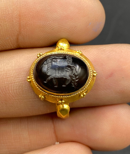 Very Beautiful 20K Solid Gold Old Ancient Antique Black Garnet Ram From Greek Emperor Period Signet Ring Intaglio