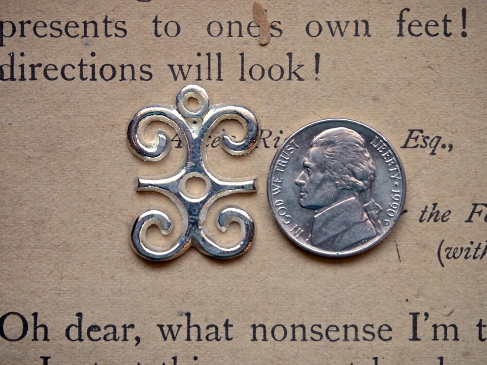 2 Pieces Silver Adinkra Dwennimmen Ram's Horns Charms 27mm