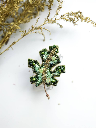 Embroidered Oak Tree Leaf Brooch Green Leaves Jewelry Floral Pin Handmade Christmas Gift For Her Plants Lover Beaded