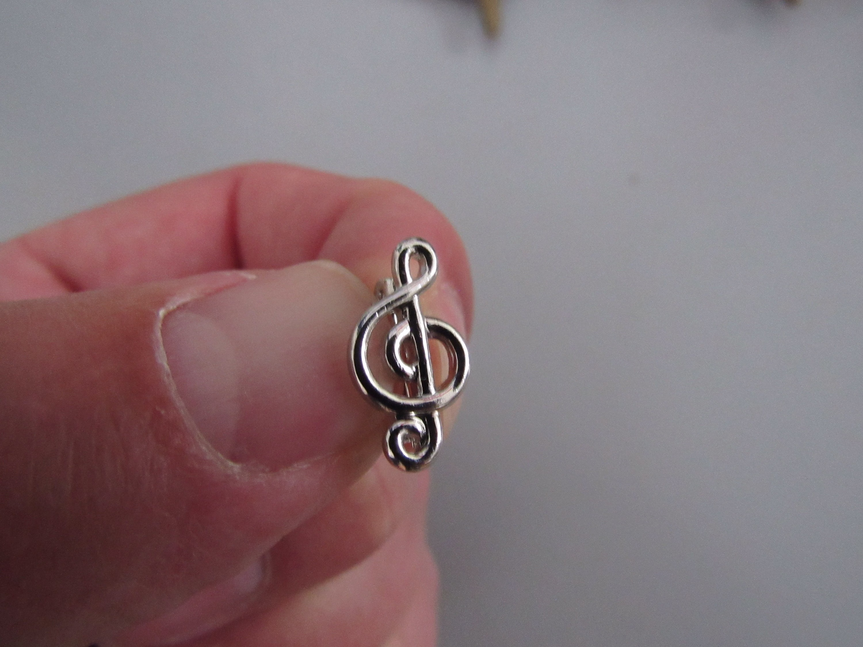 Vintage Silver Tone Treble Clef Pin Free Shipping