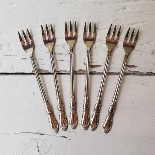 Oneida Fenway Cocktail Seafood Fork Set - Wm A Rogers Deluxe Stainless Ltd Vintage Engraveable Cocktail/Pickle Of 6
