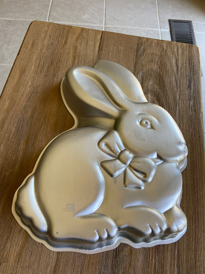 Vintage Wilton Bunny Mold