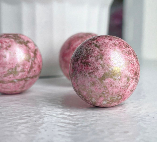 Vintage Chunky Lucite Beads Pink White Gold Wash Round 26mm | 4