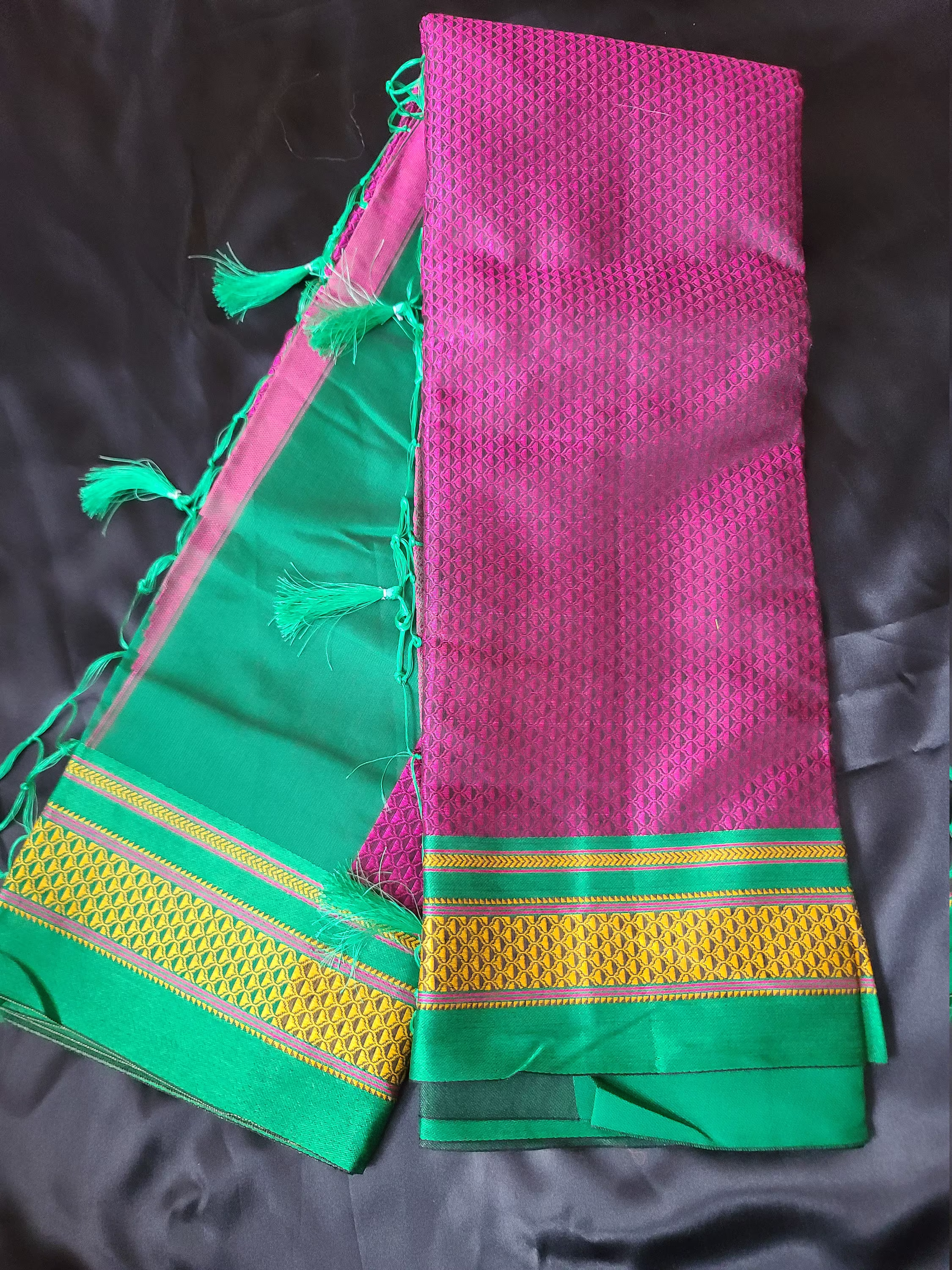 Traditional Khan/Khun Resham Blend Saree With Topa Pallu Border & Unstitched Blouse Piece
