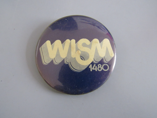 Vintage Wism 1480 Radio Pinback Button Madison, Wisconsin Free Shipping
