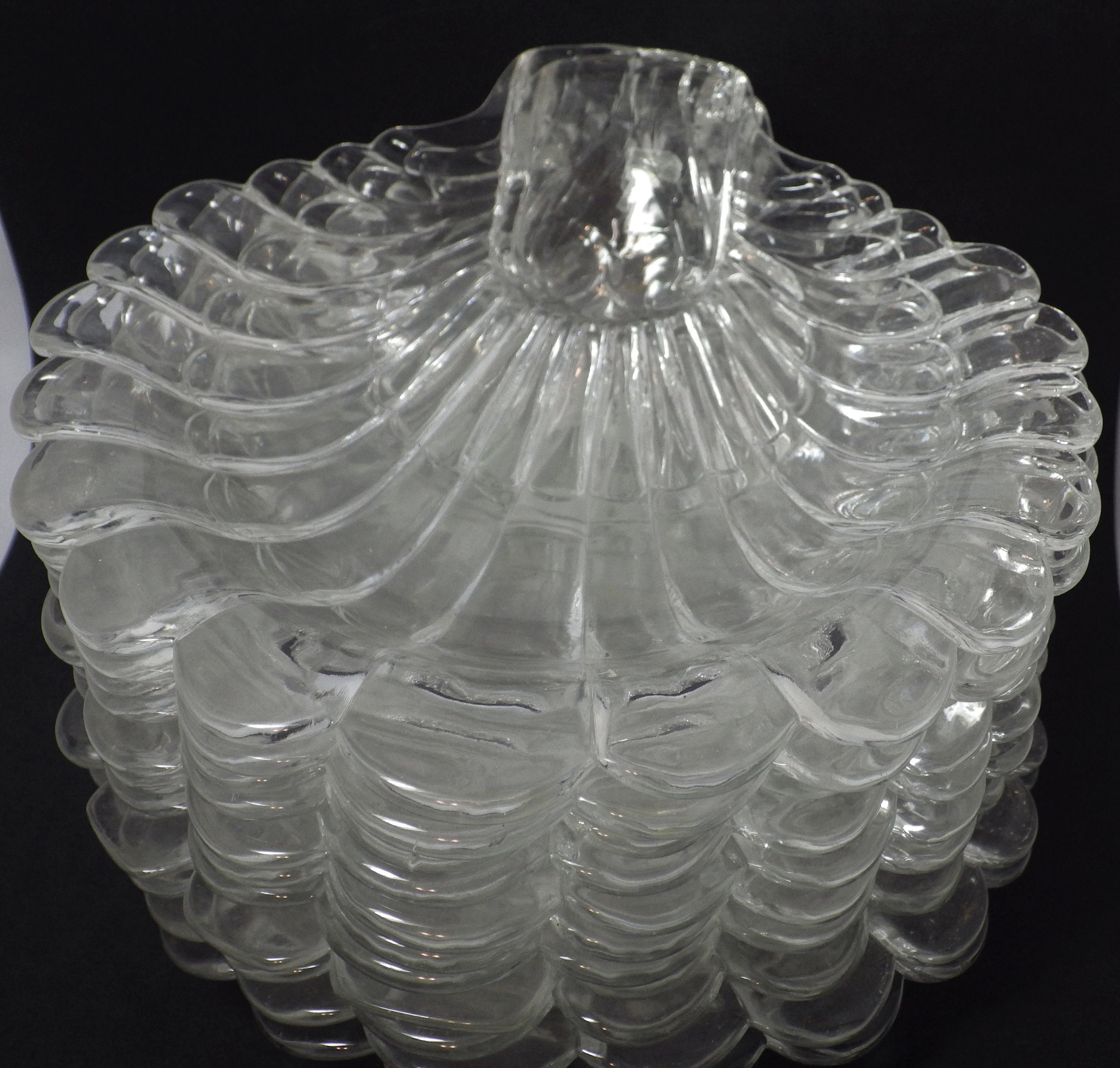 12 Vintage Glass/ Individual Seafood Servers/ Plates/ Bowls/ Shell Shaped/ 6 X 6.75"