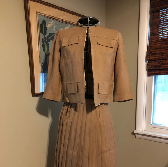 1950S Taupe Linen Blend Suit With Abbreviated Jacket & Pleated Skirt