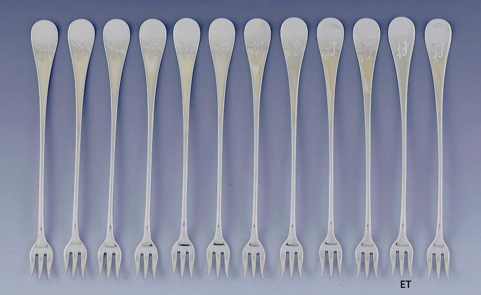 Fine Set 12 American Sterling Silver Seafood/Cocktail Hors D'oeuvres Forks