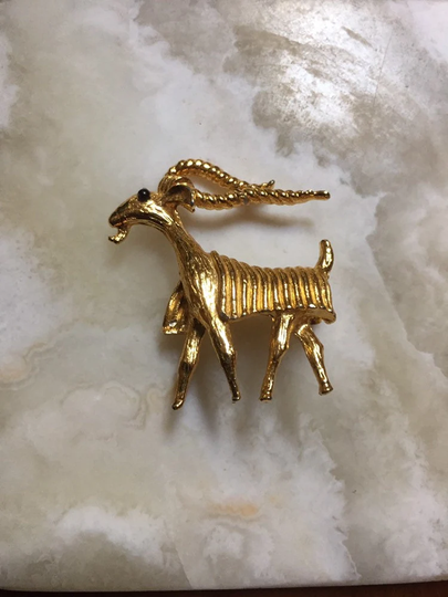 Gold Tone Goat Or Yak Pin - Vintage Ram
