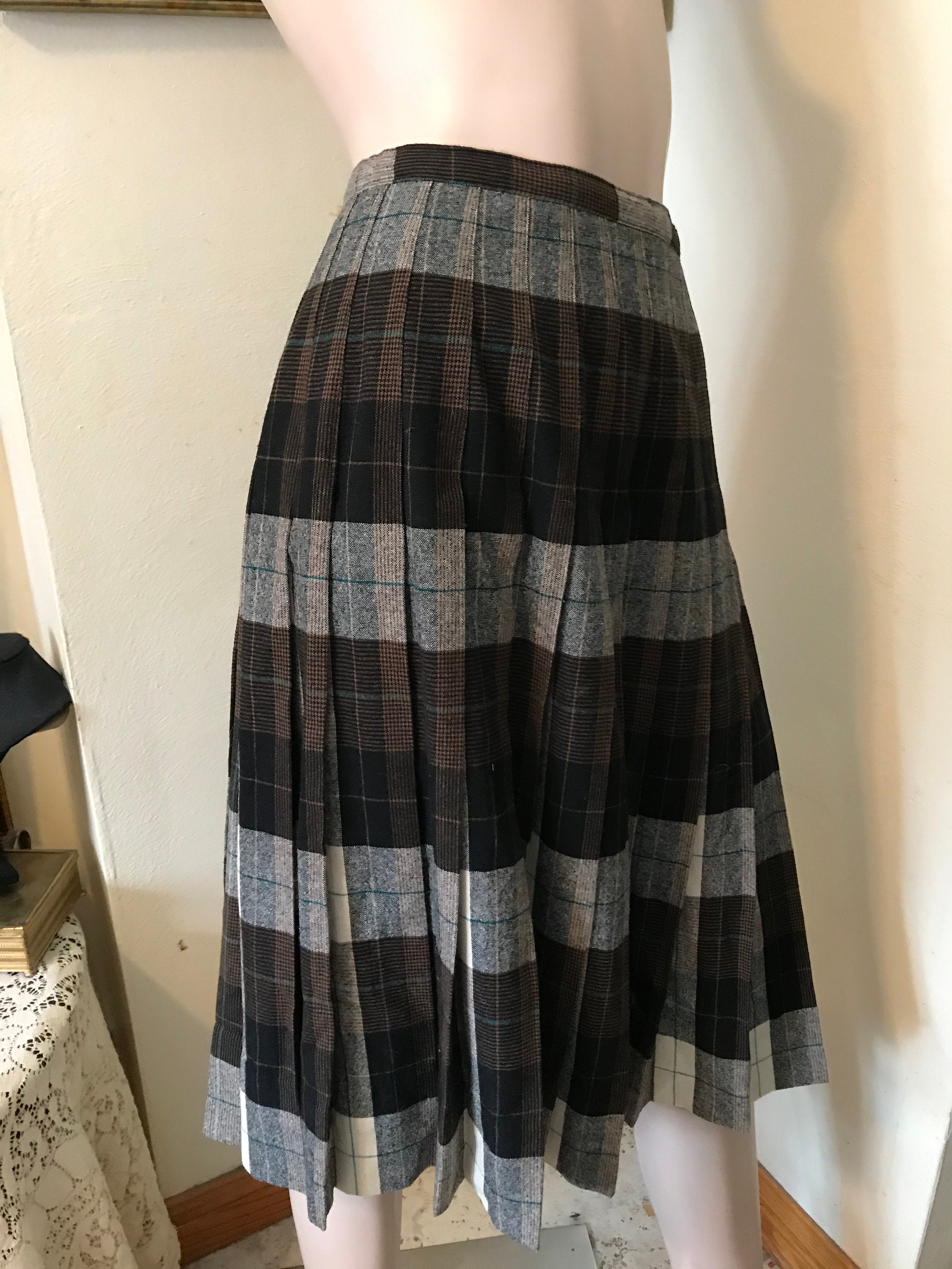 Vintage 60S Preppy Wool Blend Light Grey Black Pleated Ladies Century Of Boston Skirt Size Small