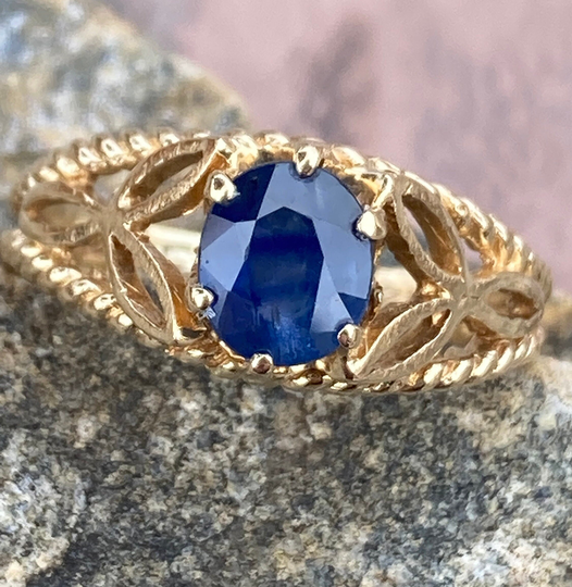 Vintage, 14K Yellow Gold, Natural Blue Sapphire Ring, Size 8, 3.68 Grams