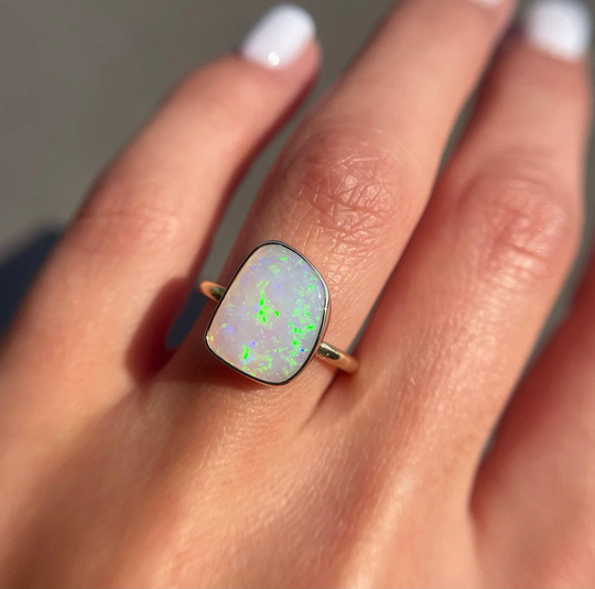 14K Yellow Gold Ring With Australian Crystal Opal Sz 6.25