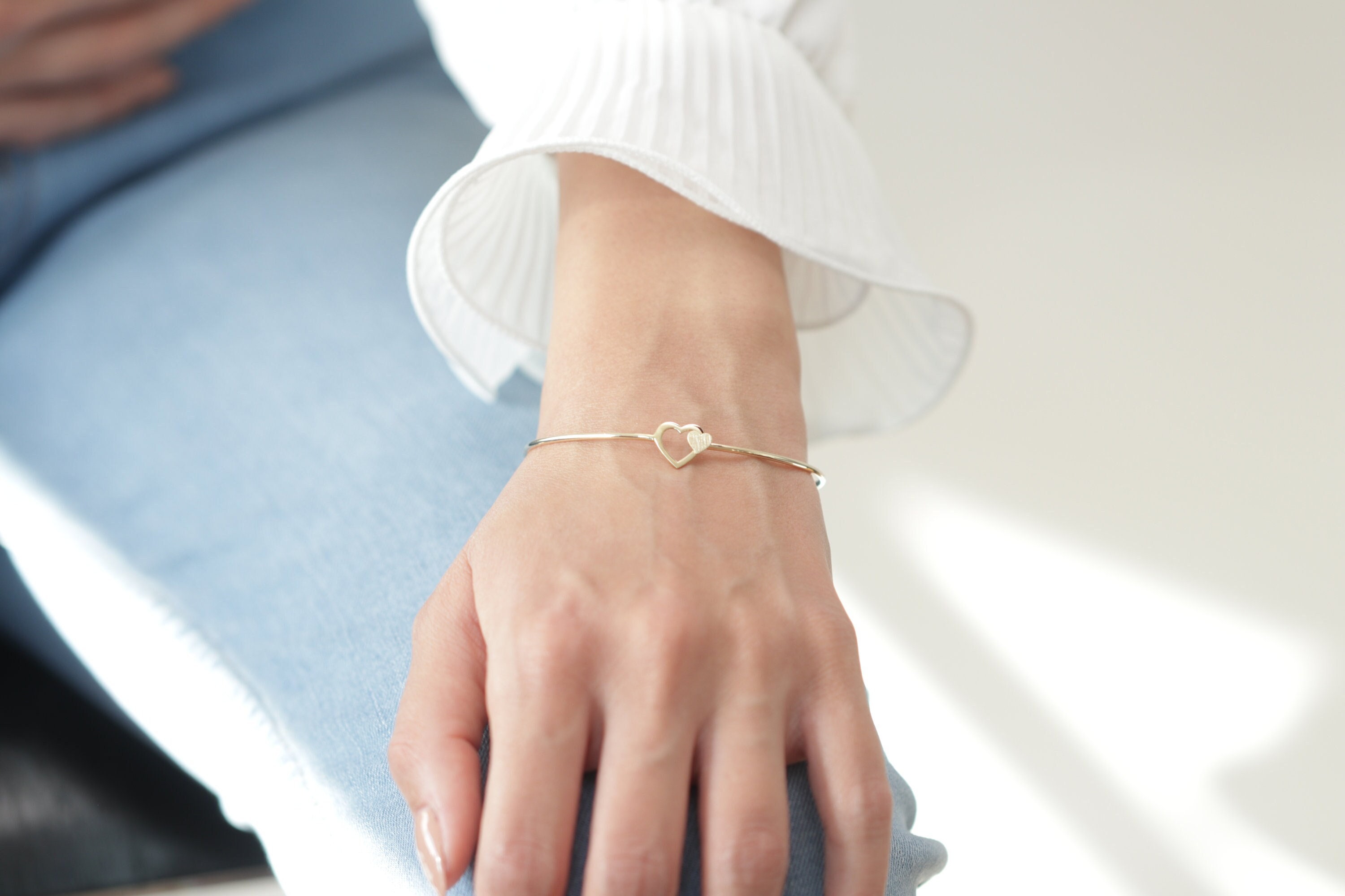 14K 18K Gold Solid Round Hearts Bangle/Minimalist Bracelet/Handmade Bangle Bracelet/Available in Gold, Rose , White