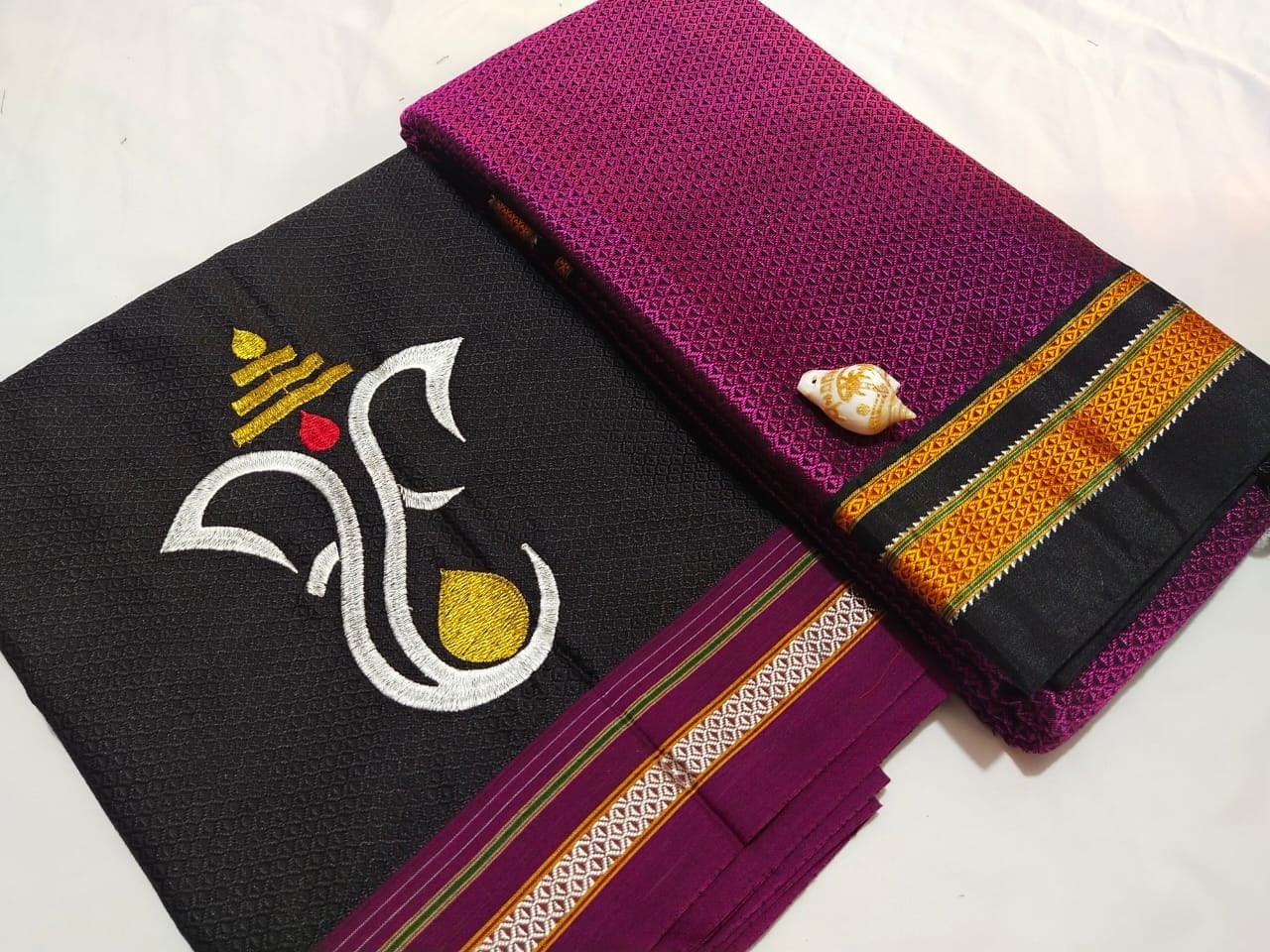 Resham Blended Khun Sarees With Contrast Ganpati Embroidered Blouse Piece - Ethnics Land