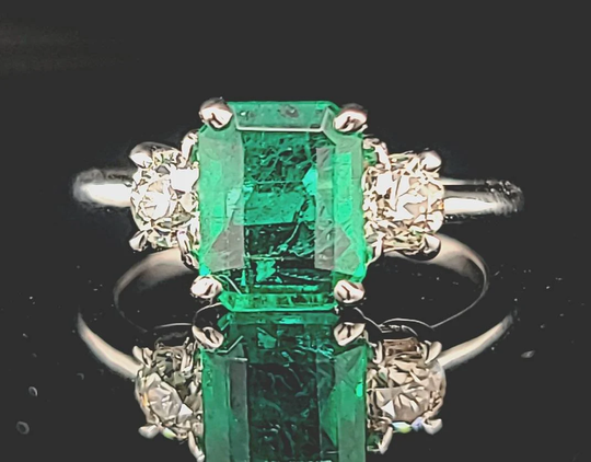 Vintage 14K White Gold Engagement Ring 2.08Ct. Natural Green Emerald