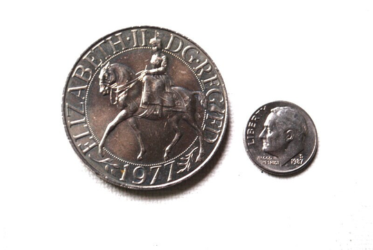 Collectible Vintage 1977 Silver, Large Coin -Medallion Elizabeth Ii, Gr.reg.fd, Commemorative, Jubilee Crown