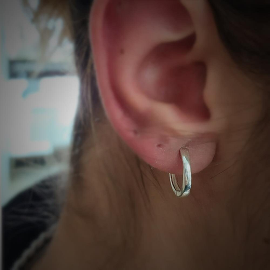 925 Sterling Silver 11mm Stone Hoop Earring