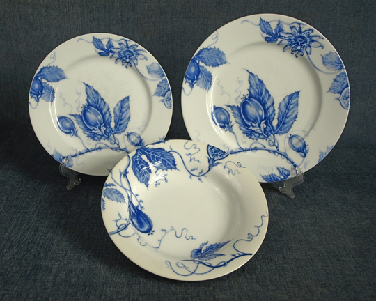 Williams - Sonoma Ormonde Porcelain Dinnerware Set W Eggplant Pattern Dinner Plate, Bread/Salad Plate & Pasta Soup Bowl Japan