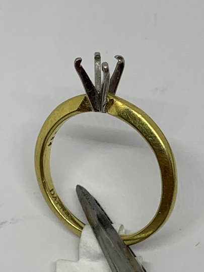 18Kt Empty Setting, Takes 4.5mm Stone Or About 1/3 Ct Diamond. Made By Love Story, Size 5 1/2, 2.7Gms, Four Prongs